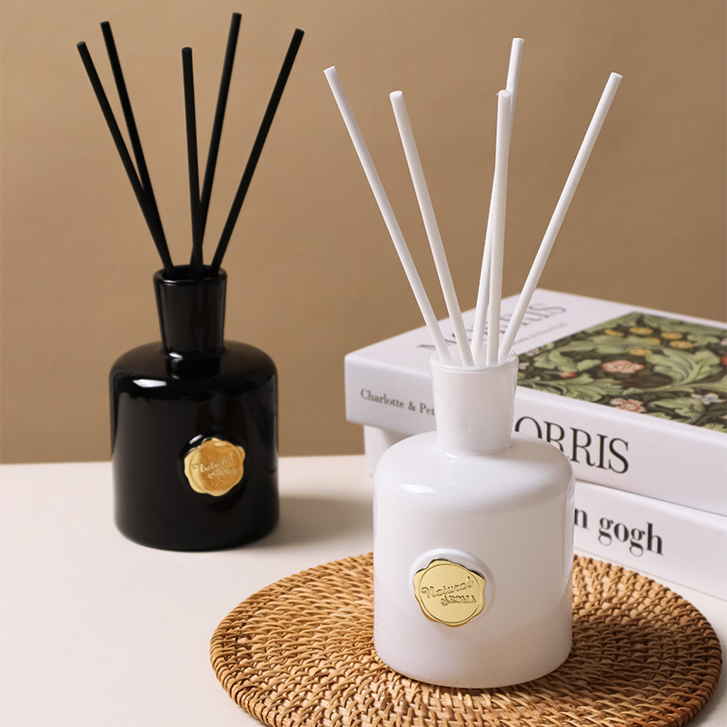 Home Fragrance Reed Diffuser - 200MLフレームレスリードディフューザーアロマセラピーセット、室内家庭用、リビングルームの高級フレグランス装飾